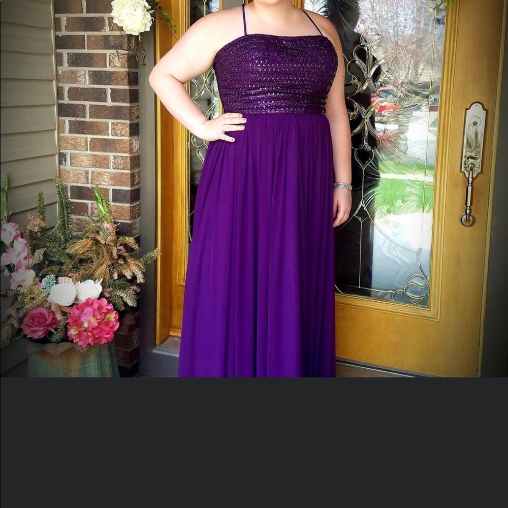 Size 20 prom dress from Mestads.